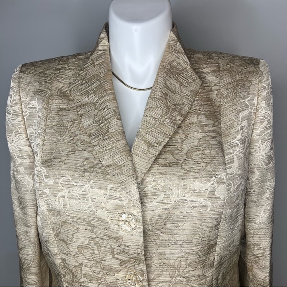 Le Suit Size 18 Gold Floral 2 Piece Skirt Suit Blazer Women Mother of Bride - Picture 2 of 16